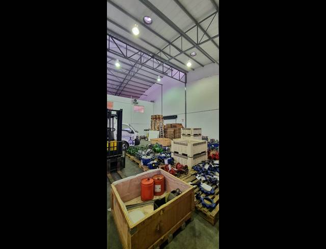 525M² WAREHOUSE TO LET IN AIRPORT INDUSTRIA