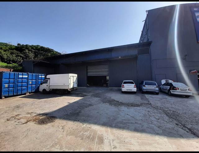 1,100M² WAREHOUSE TO LET IN UMGENI PARK