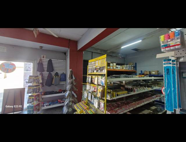 400M² WAREHOUSE TO LET IN HURST HILL