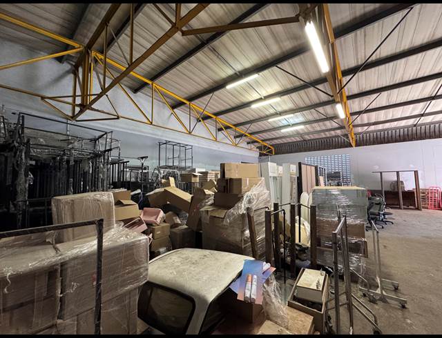 1,034M² WAREHOUSE TO LET IN BRIARDENE