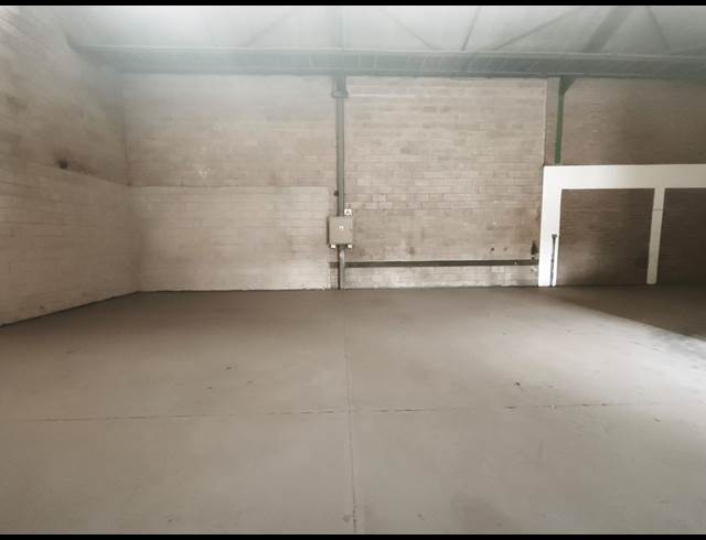 183M² WAREHOUSE TO LET IN ROBERTVILLE
