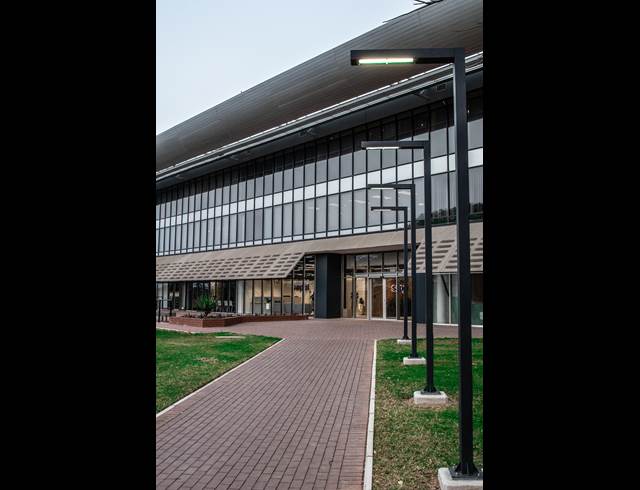346M² OFFICE TO LET IN LA LUCIA RIDGE