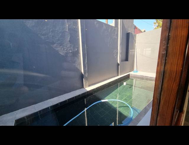 365M² MINI FACTORY TO LET IN WOODSTOCK