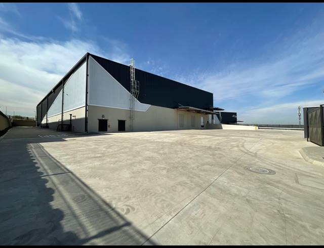 4,883M² WAREHOUSE TO LET IN WATERFALL