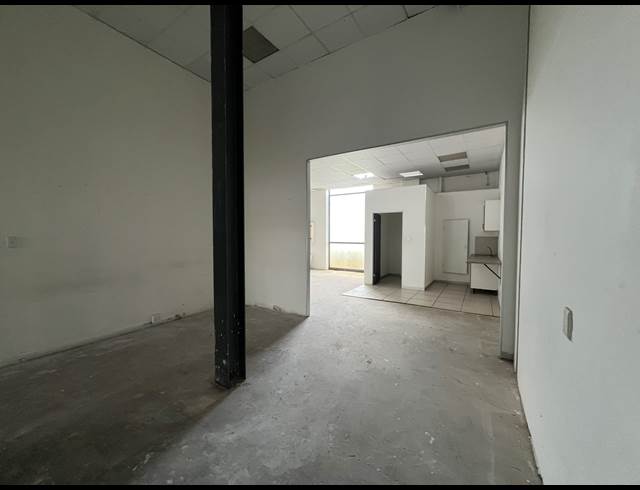 131M² OFFICE TO LET IN HIGHVELD