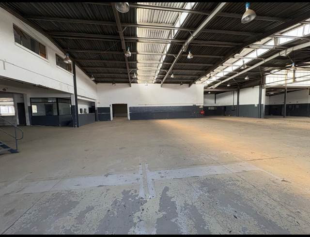1,700M² WAREHOUSE TO LET IN GERMISTON CENTRAL