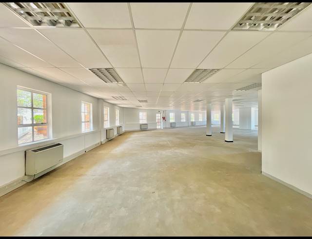363M² OFFICE TO LET IN FOURWAYS