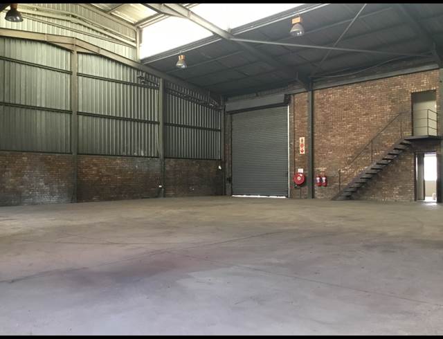 510M² WAREHOUSE TO LET IN WADEVILLE