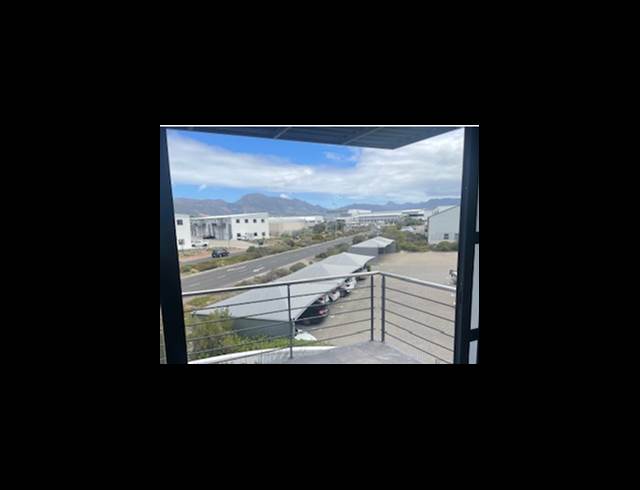 2,413M² WAREHOUSE TO LET IN CAPRICORN