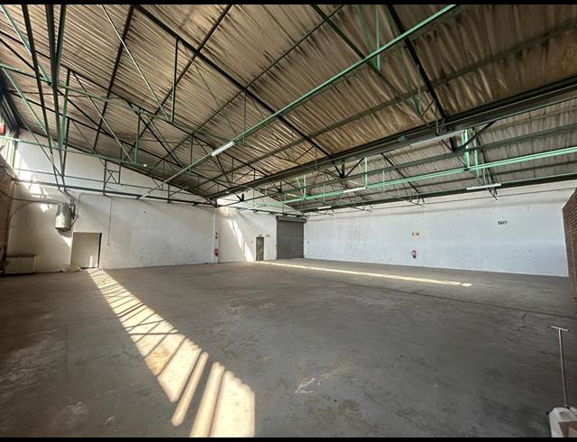 487M² WAREHOUSE TO LET IN LONGDALE