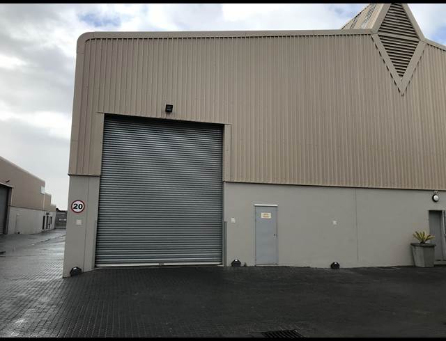 725M² WAREHOUSE RENTED IN EPPING INDUSTRIAL