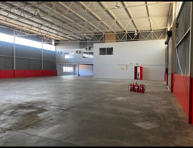1,261M² WAREHOUSE TO LET IN HALFWAY HOUSE