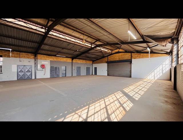 1,200M² WAREHOUSE TO LET IN ROODEPOORT CENTRAL