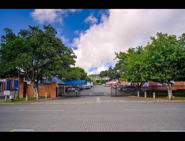 420M² WAREHOUSE RENTED IN RIVERSIDE INDUSTRIAL PARK