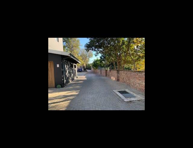 140M² OFFICE RENTED IN WALMER