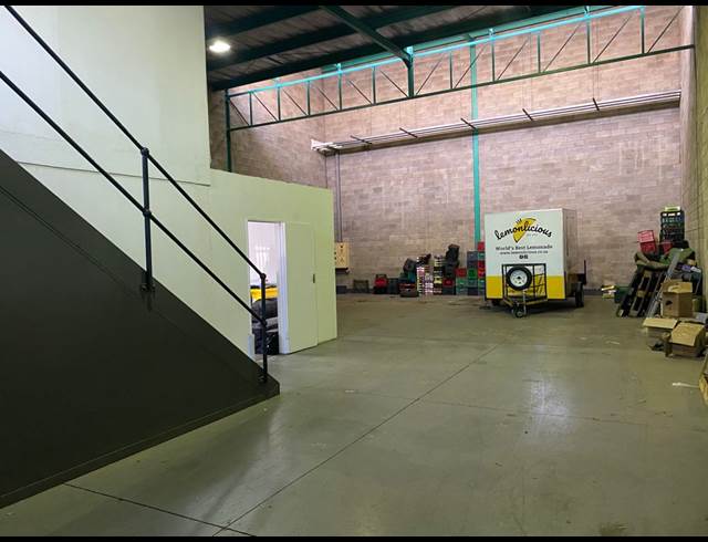 273M² WAREHOUSE TO LET IN DRIEHOEK