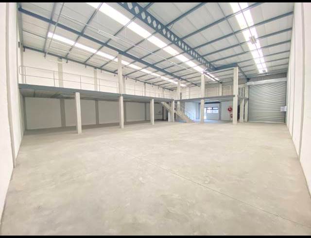 608M² WAREHOUSE TO LET IN STIKLAND INDUSTRIAL