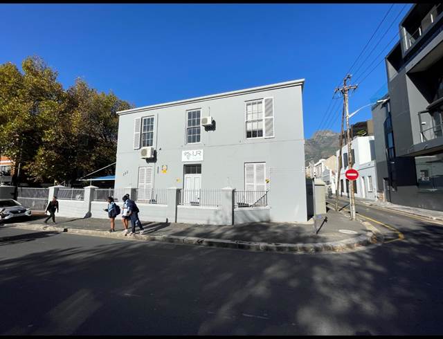 870M² BUILDING TO LET IN GARDENS