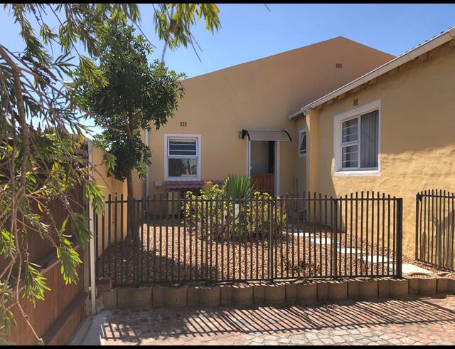2 bed property to rent in EDGEMEAD