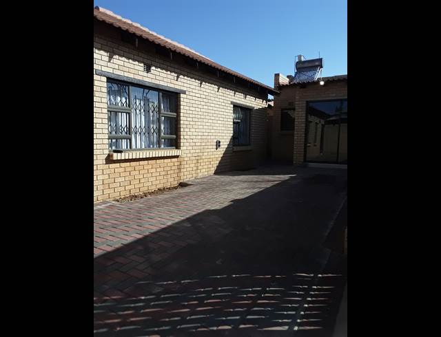 1 bed property to rent in DEVLAND