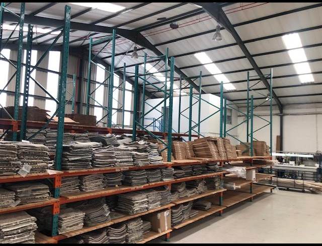 1,220M² WAREHOUSE TO LET IN STIKLAND INDUSTRIAL