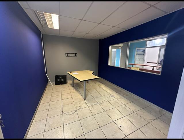 132M² OFFICE TO LET IN JANSENPARK