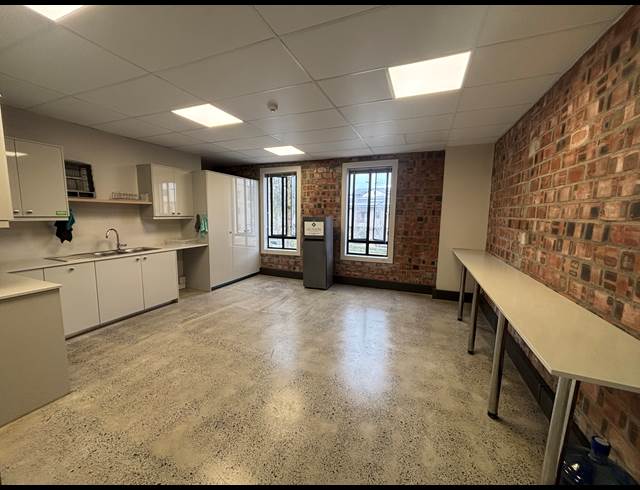 49M² OFFICE TO LET IN PAARDEVLEI