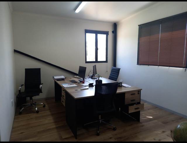 45M² OFFICE RENTED IN SALT ROCK