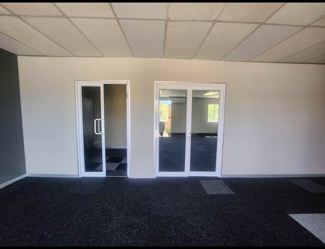 261M² OFFICE TO LET IN HALFWAY HOUSE