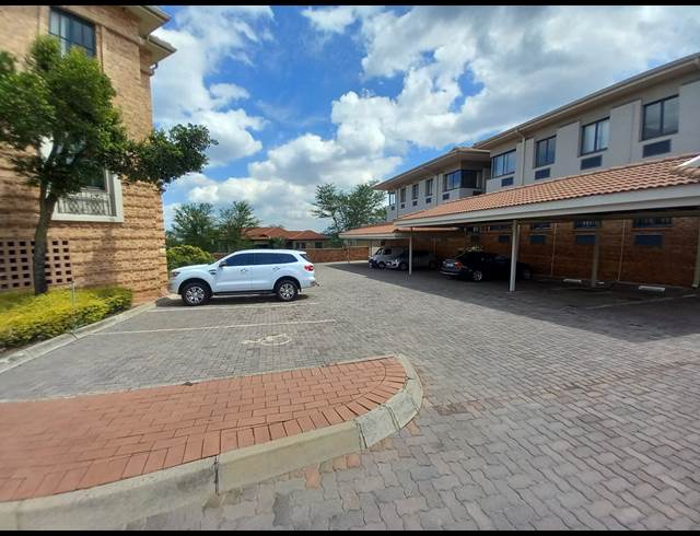 336M² OFFICE TO LET IN BRYANSTON