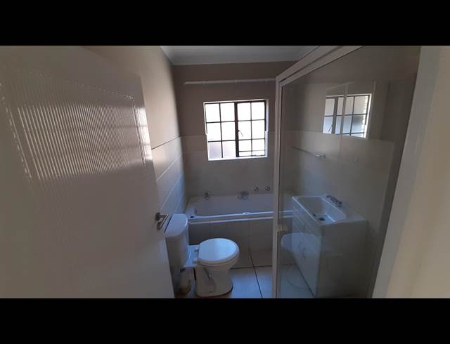 2 BEDROOM PROPERTY TO RENT IN RIVERSDALE