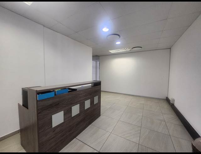 466M² OFFICE TO LET IN HALFWAY HOUSE