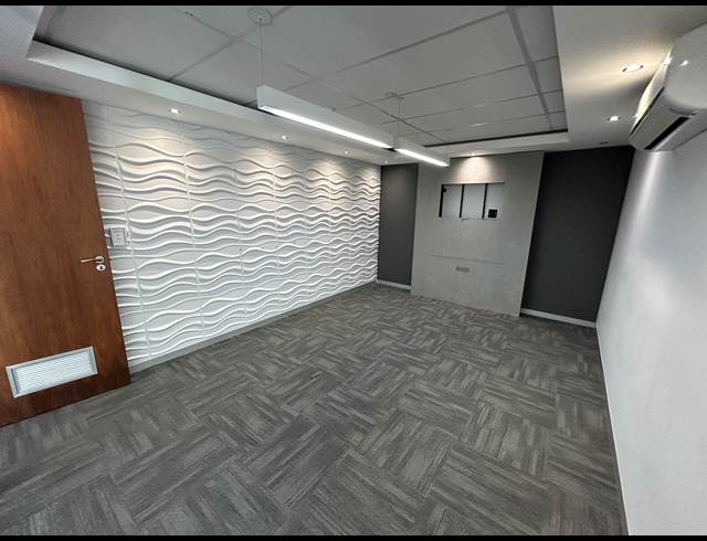 160M² BUILDING TO LET IN TYGER VALLEY