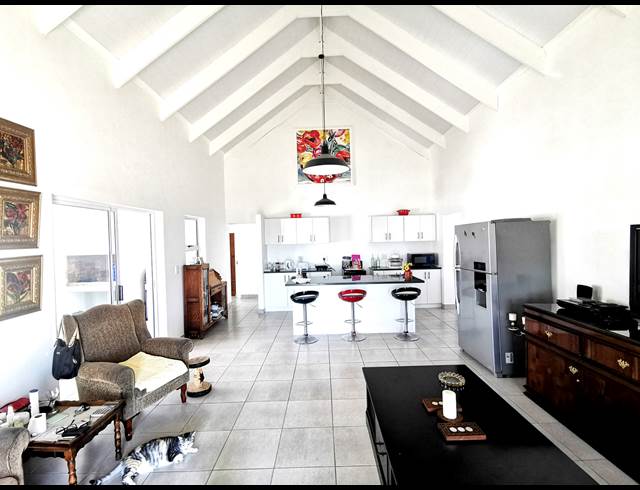 3 BEDROOM HOUSE TO LET IN DWARSKERSBOS
