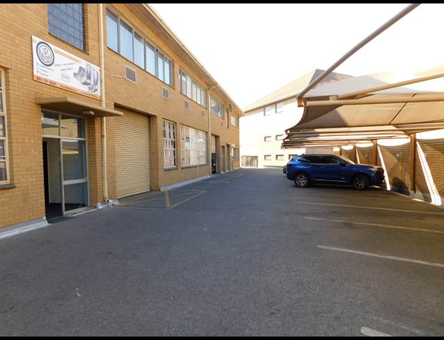 400M² OFFICE TO LET IN STRIJDOMPARK