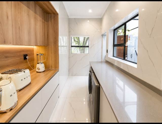 3 BEDROOM CLUSTER TO LET IN MORNINGSIDE
