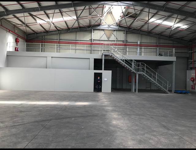 725M² WAREHOUSE RENTED IN EPPING INDUSTRIAL