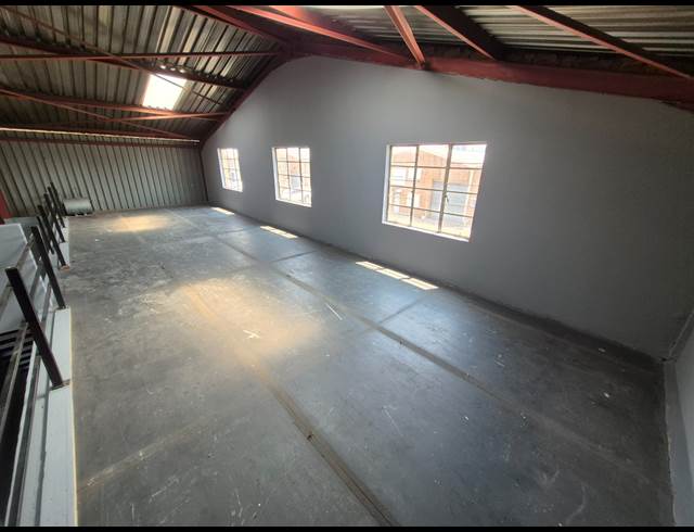 290M² FACTORY TO LET IN ANDERBOLT