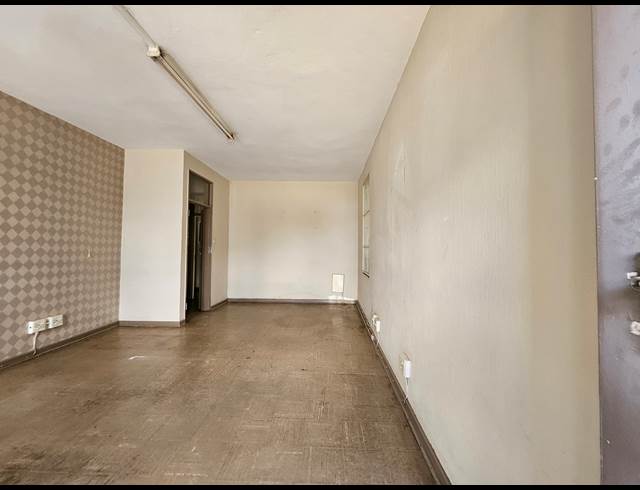 200M² WAREHOUSE TO LET IN ROSSLYN