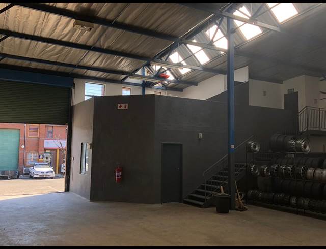 270M² WAREHOUSE RENTED IN STRIJDOMPARK