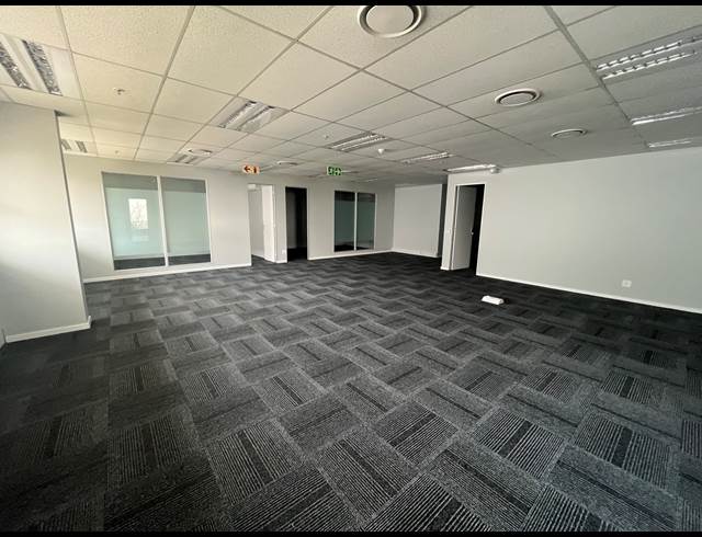 13,926M² WAREHOUSE TO LET IN GOSFORTH PARK
