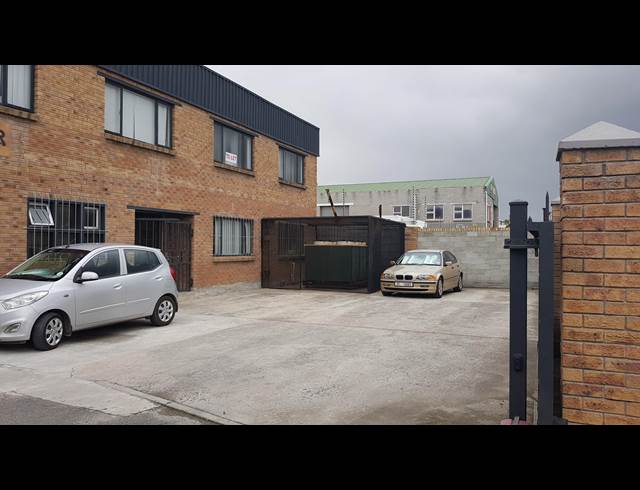 1,300M² FACTORY TO LET IN BLACKHEATH INDUSTRIAL