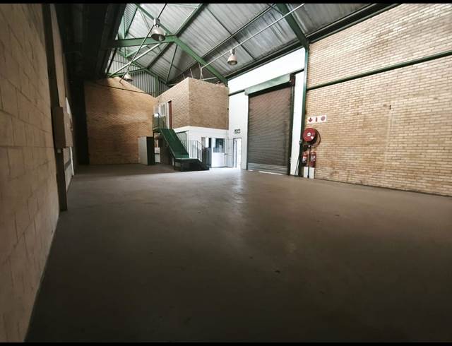 183M² WAREHOUSE TO LET IN ROBERTVILLE
