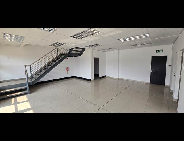 318M² WAREHOUSE TO LET IN NORTH RIDING