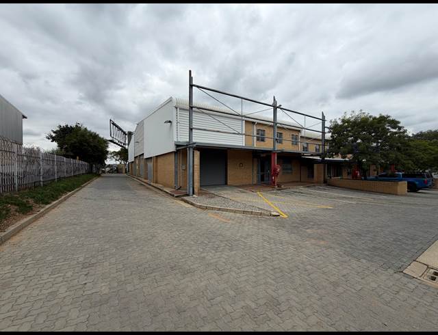 328M² WAREHOUSE TO LET IN HALFWAY HOUSE