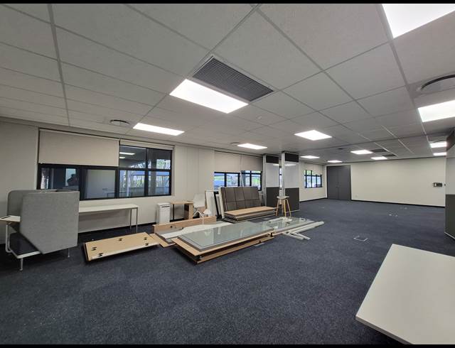 132M² OFFICE TO LET IN MELROSE ESTATE