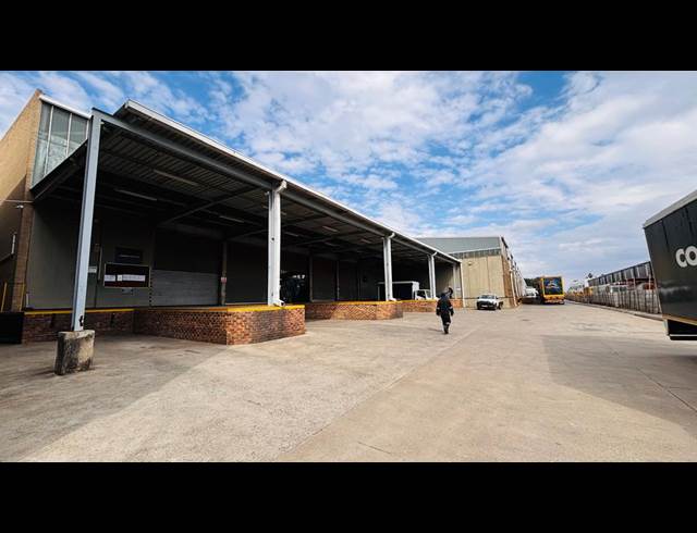 24,253M² WAREHOUSE TO LET IN STORMILL