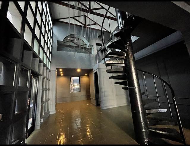 195M² BUILDING TO LET IN GARDENS