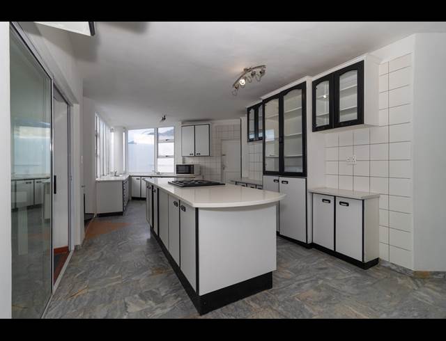 5 BEDROOM HOUSE TO LET IN MOUNTAINSIDE