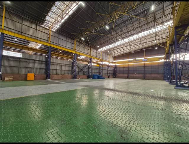 3,240M² FACTORY TO LET IN ROODEKOP